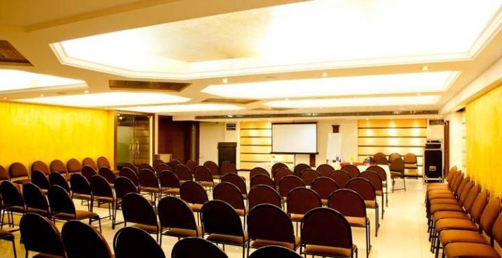 Hotel Klg International Zirakpur Esterno foto