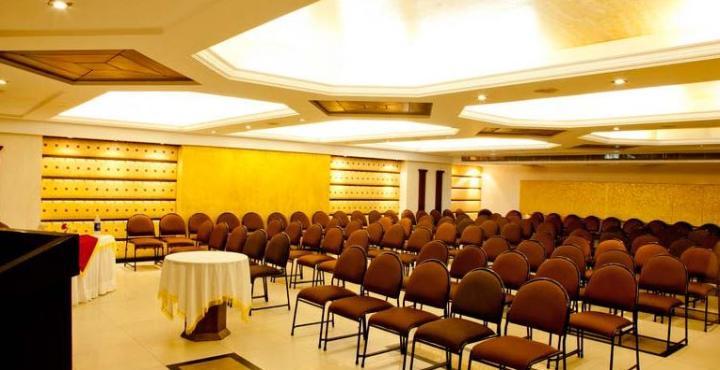 Hotel Klg International Zirakpur Esterno foto