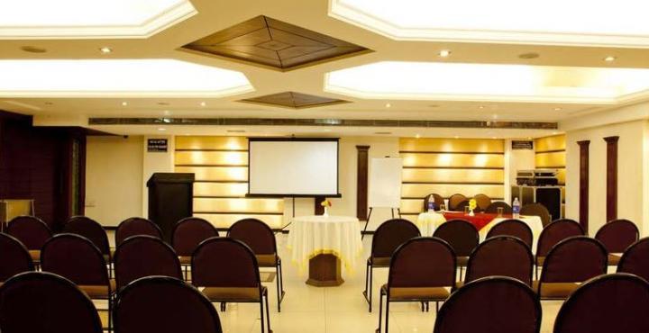 Hotel Klg International Zirakpur Esterno foto
