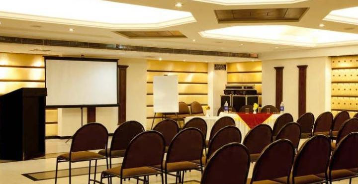 Hotel Klg International Zirakpur Esterno foto