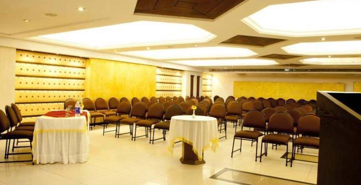 Hotel Klg International Zirakpur Esterno foto