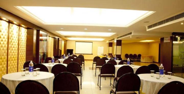 Hotel Klg International Zirakpur Esterno foto