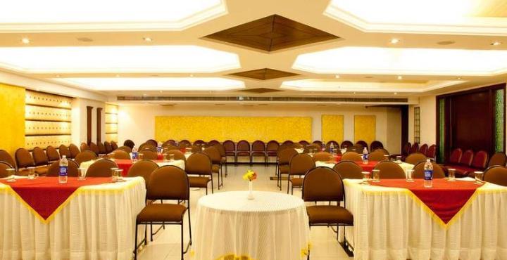 Hotel Klg International Zirakpur Esterno foto