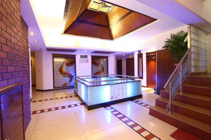 Hotel Klg International Zirakpur Esterno foto
