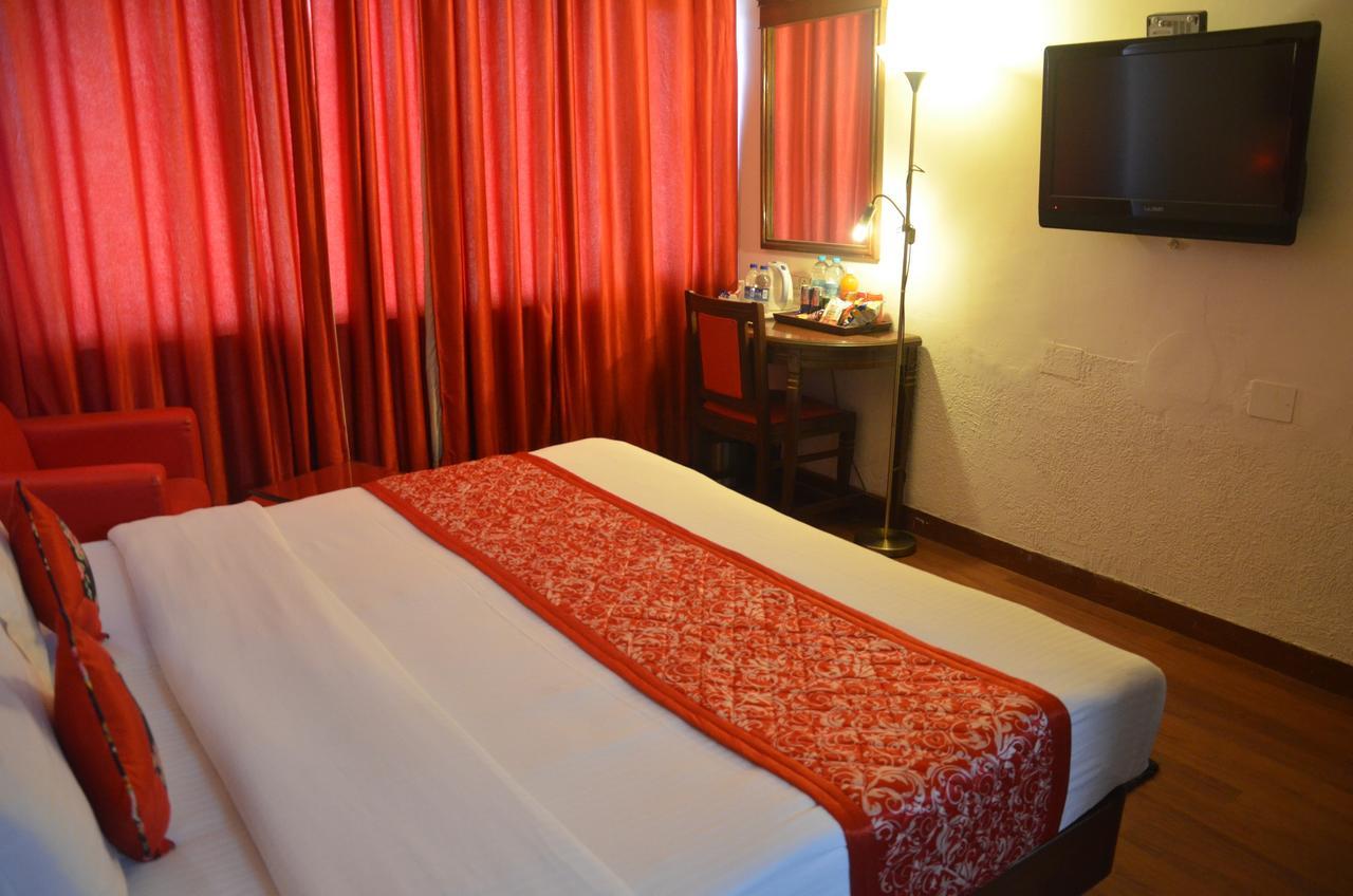 Hotel Klg International Zirakpur Esterno foto