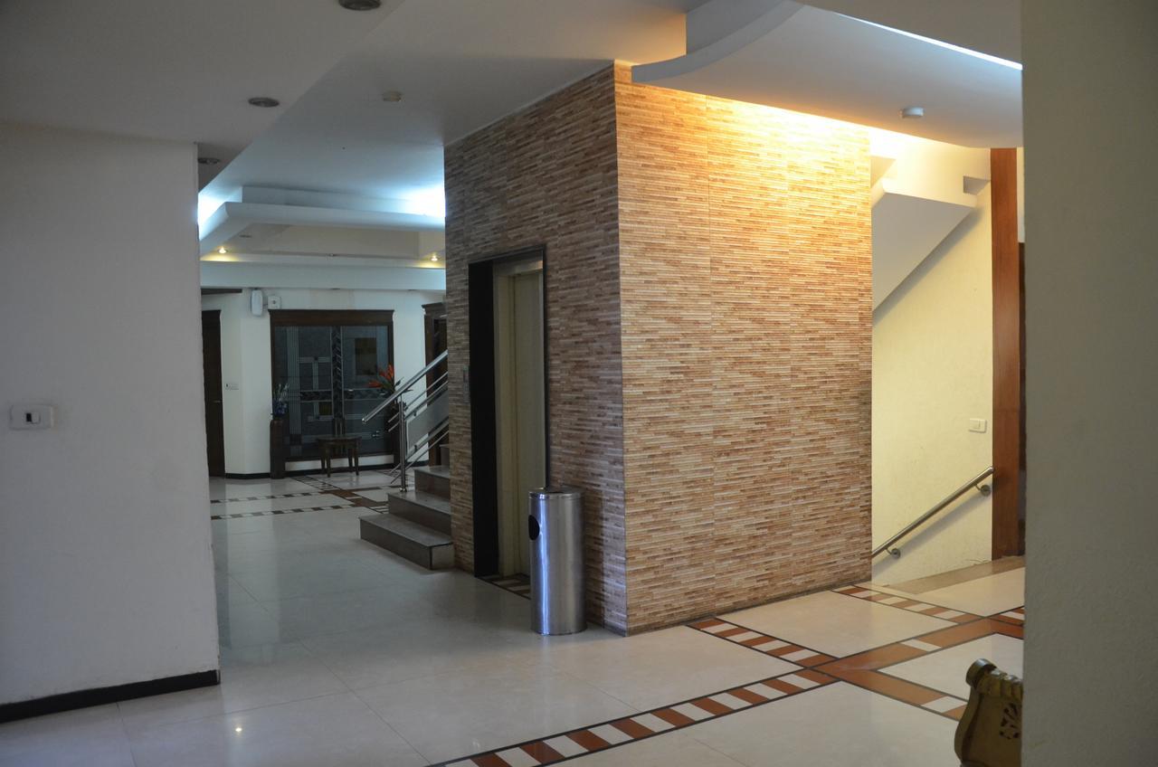 Hotel Klg International Zirakpur Esterno foto