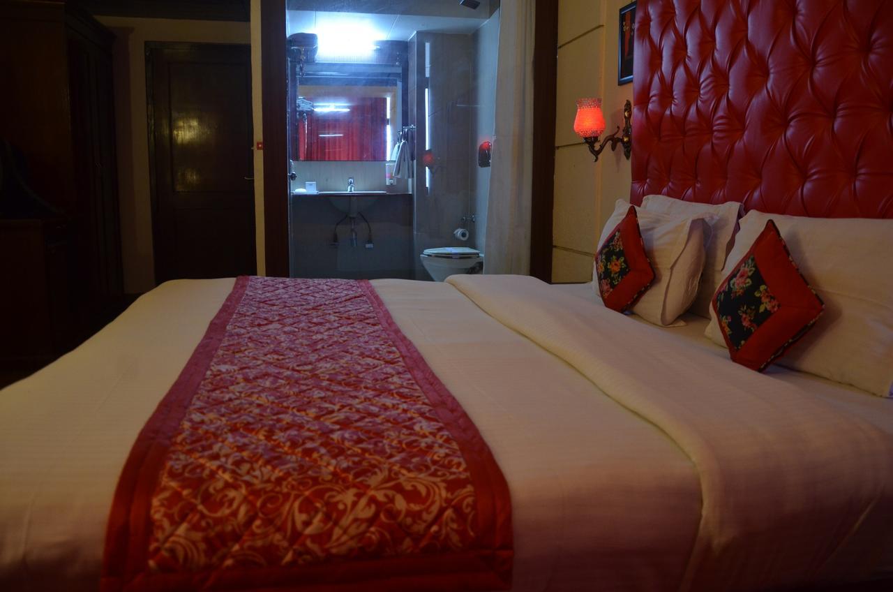 Hotel Klg International Zirakpur Esterno foto