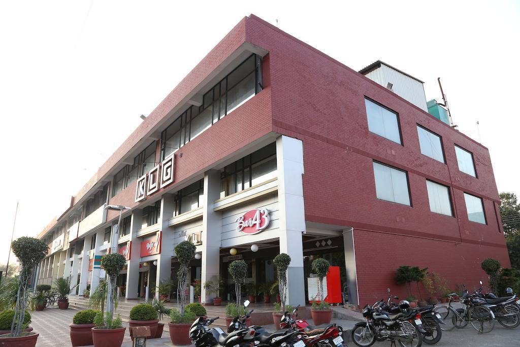 Hotel Klg International Zirakpur Esterno foto
